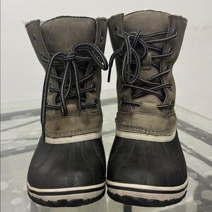 Sorel Olive Green and Black Lace-Up Duck Booties with Gray Cuff